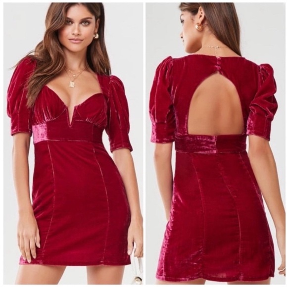 Forever 21 Dresses & Skirts - Fuchsia Berry Pink Velvet Puff Sleeve Forever 21 Dress
Size Medium